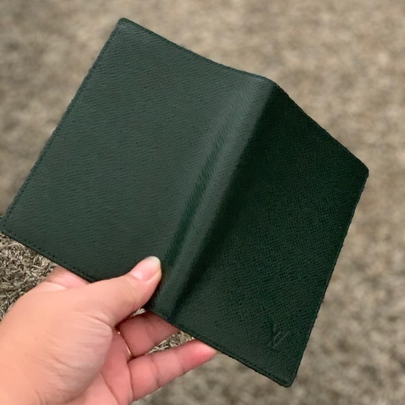 Passport holder - Picture 2 of 4